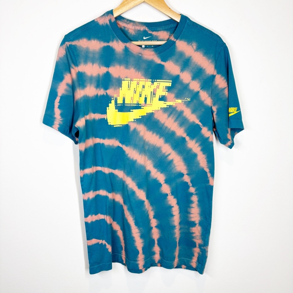 Nike Pixelated Tie Dye T-shirt